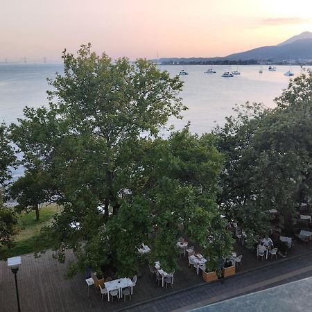 Πέτρινο Στη Θάλασσα Apartment Nafpaktos Bagian luar foto