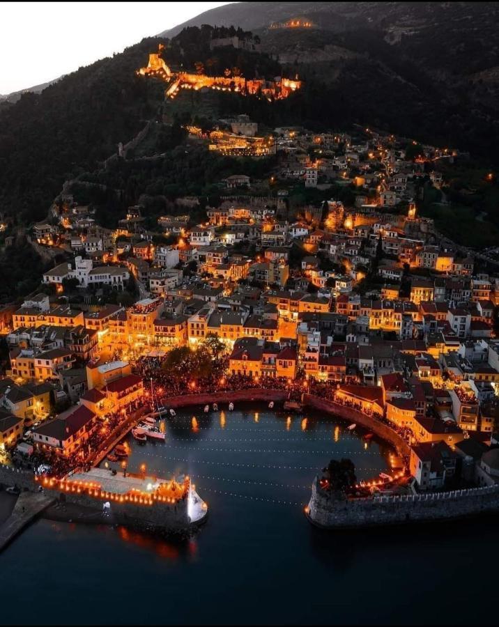 Πέτρινο Στη Θάλασσα Apartment Nafpaktos Bagian luar foto