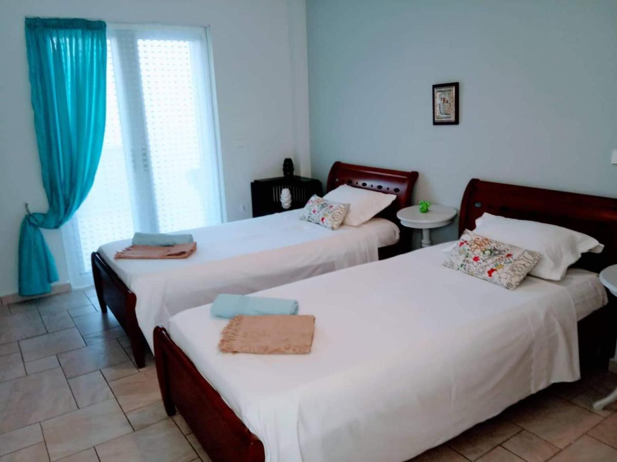 Πέτρινο Στη Θάλασσα Apartment Nafpaktos Bagian luar foto