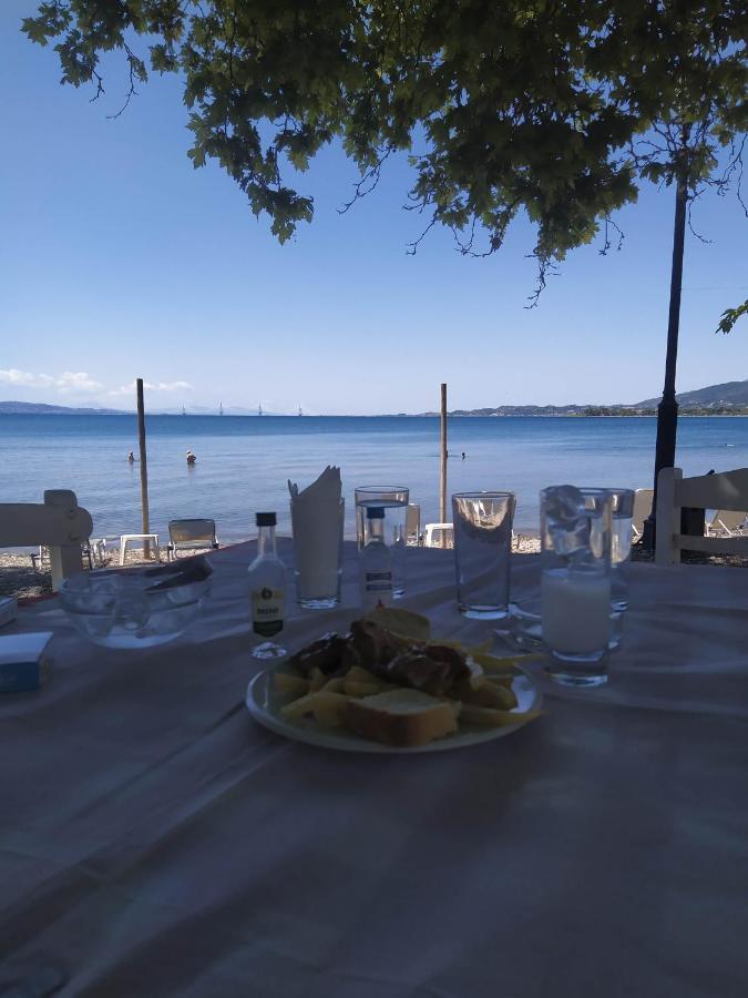 Πέτρινο Στη Θάλασσα Apartment Nafpaktos Bagian luar foto