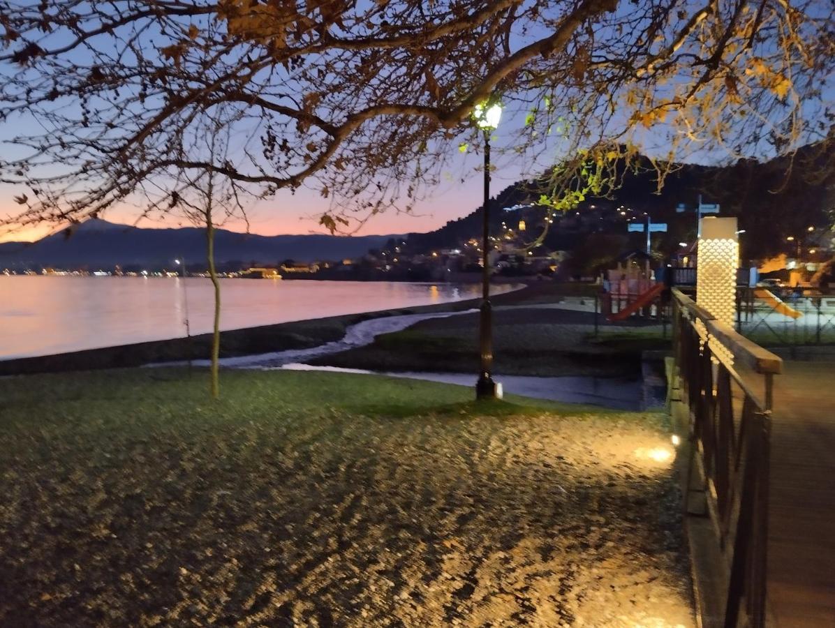Πέτρινο Στη Θάλασσα Apartment Nafpaktos Bagian luar foto