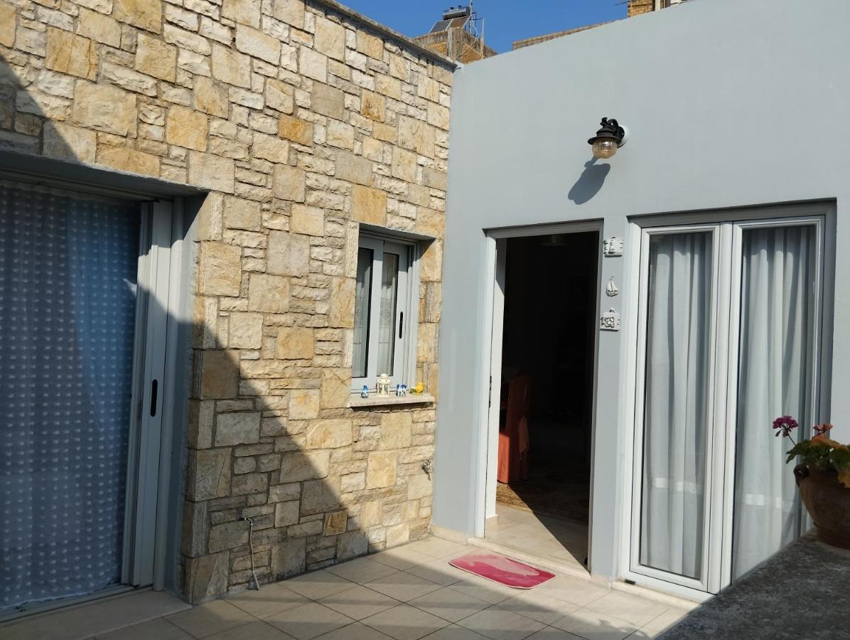 Πέτρινο Στη Θάλασσα Apartment Nafpaktos Bagian luar foto