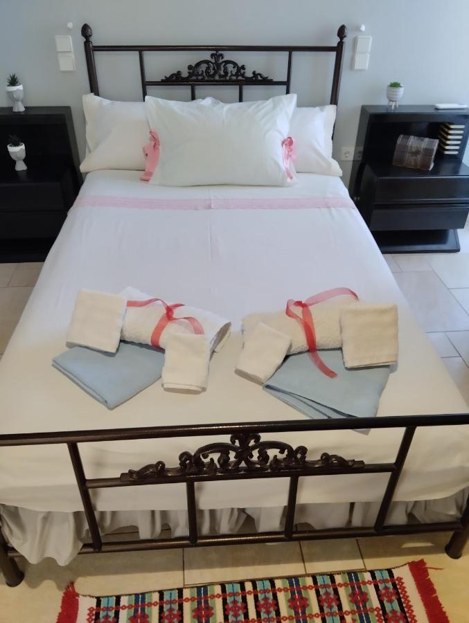 Πέτρινο Στη Θάλασσα Apartment Nafpaktos Bagian luar foto