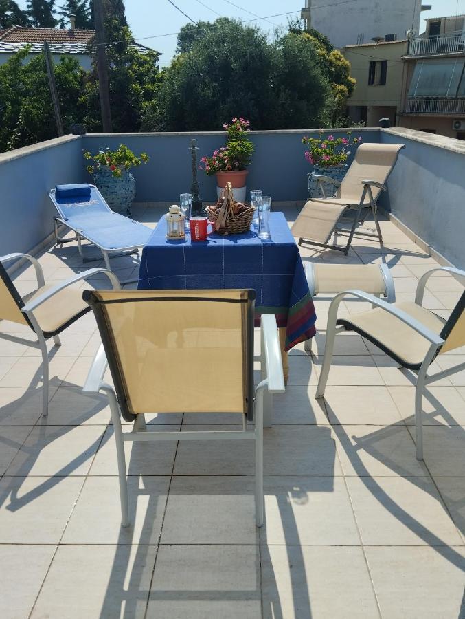 Πέτρινο Στη Θάλασσα Apartment Nafpaktos Bagian luar foto