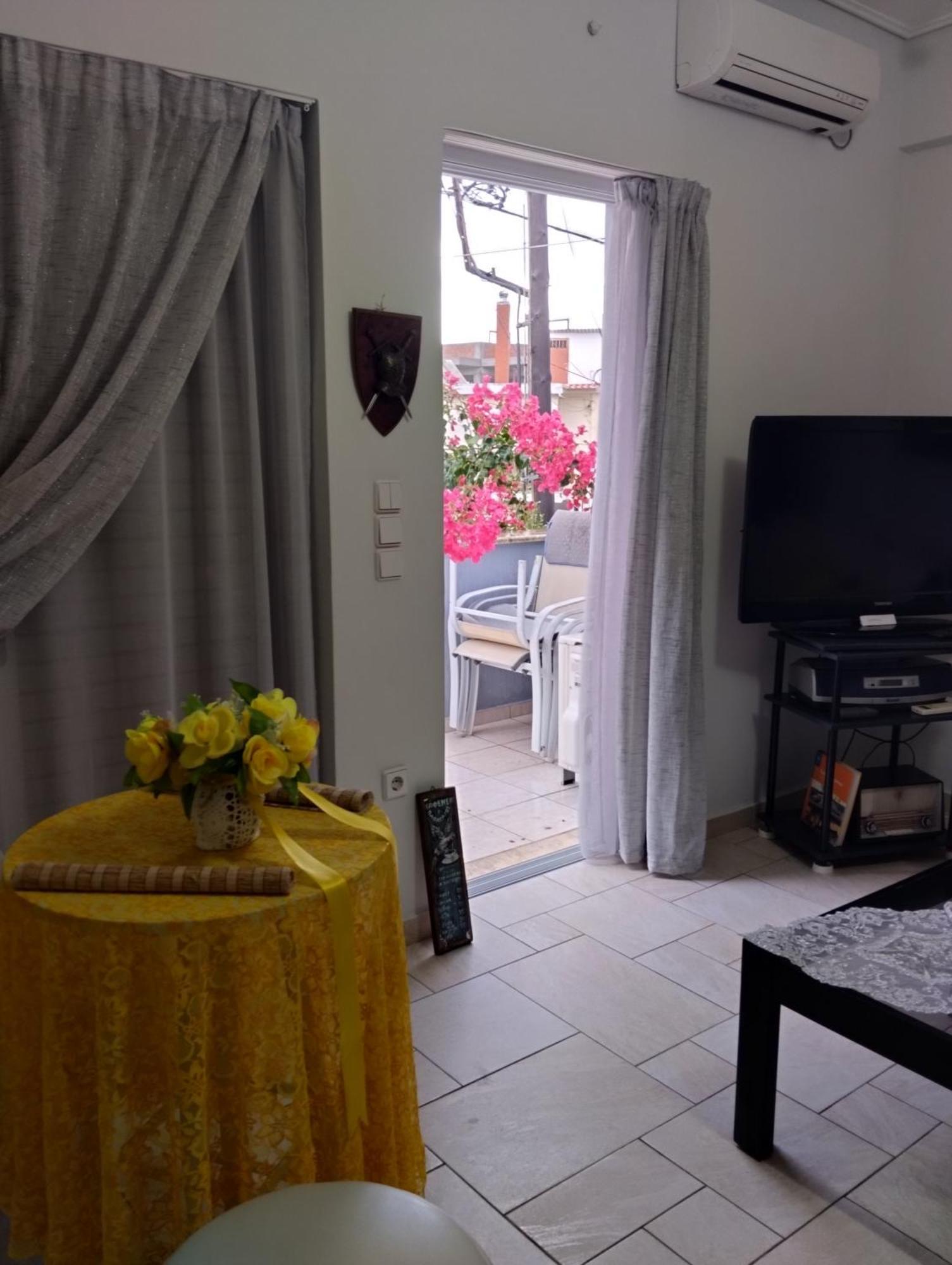 Πέτρινο Στη Θάλασσα Apartment Nafpaktos Bagian luar foto